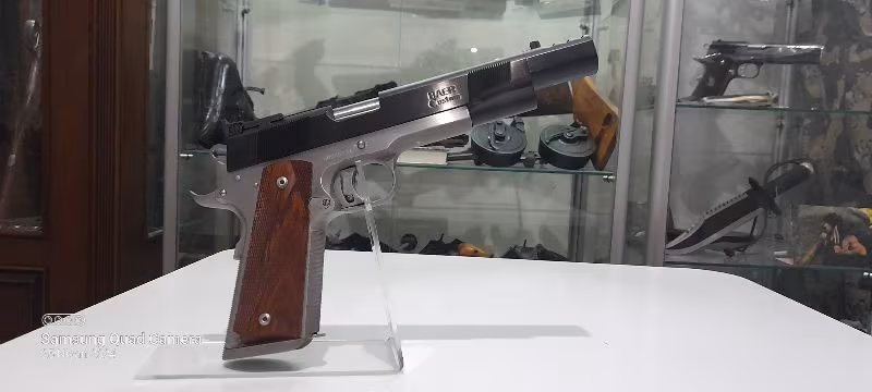 Les Baer 1911 Ultimate Master Compensated 45 ACP