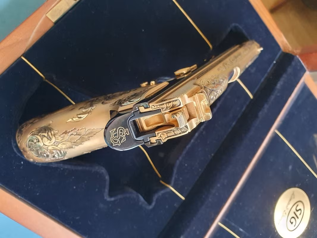ÖZEL KOLEKSİYONLUK SIG SAUER P210 ALTIN KAPLAMA