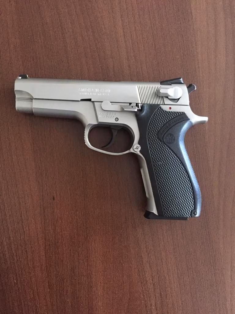 10 mermiden fazla yakılmamış temiz smith wesson