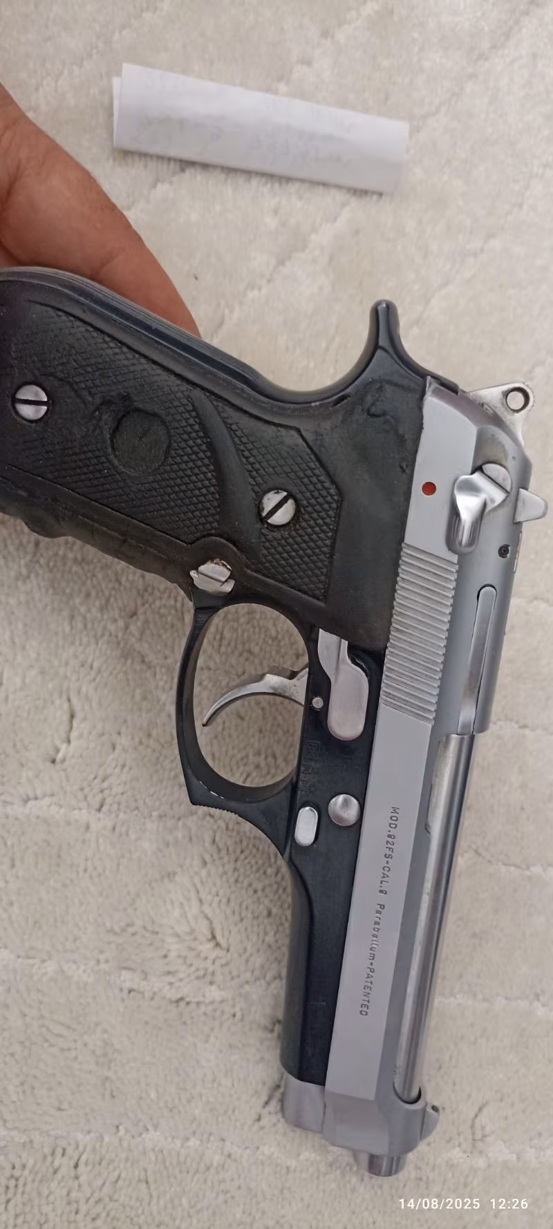 Polisten tertemiz Baretta 92 FS
