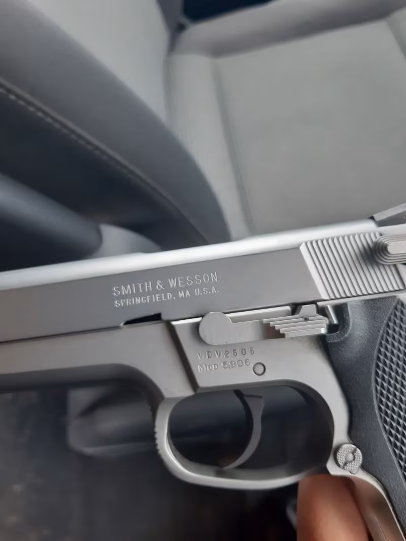 Markası herşeyi anlatmaya yetiyor Smith & Wesson 5906 şarjörlü