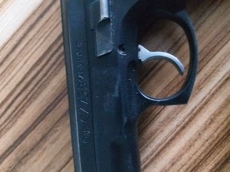 EMEKLİ BAŞKOMSER DEN 1998 MoDEL CZ 75B