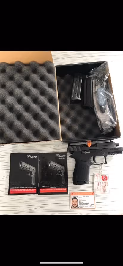 SİG SAUER P250 SIFIR KUTUSUNDA HİÇ KULLANILMAMIŞ 3 ŞARJÖRLÜ BÜTÜN APARATLARI POŞETİNDE