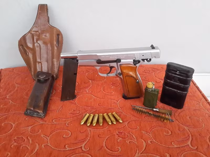 EMEKLİ POLİSTEN