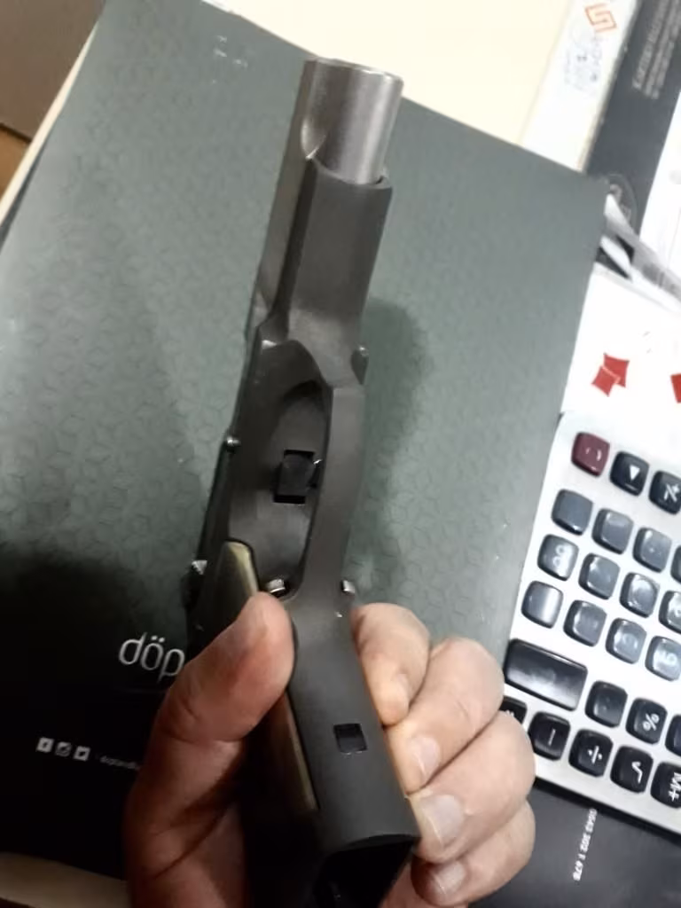 GÜMÜŞ İŞLEMELİ ALTIN HARFLİ RUGER P89