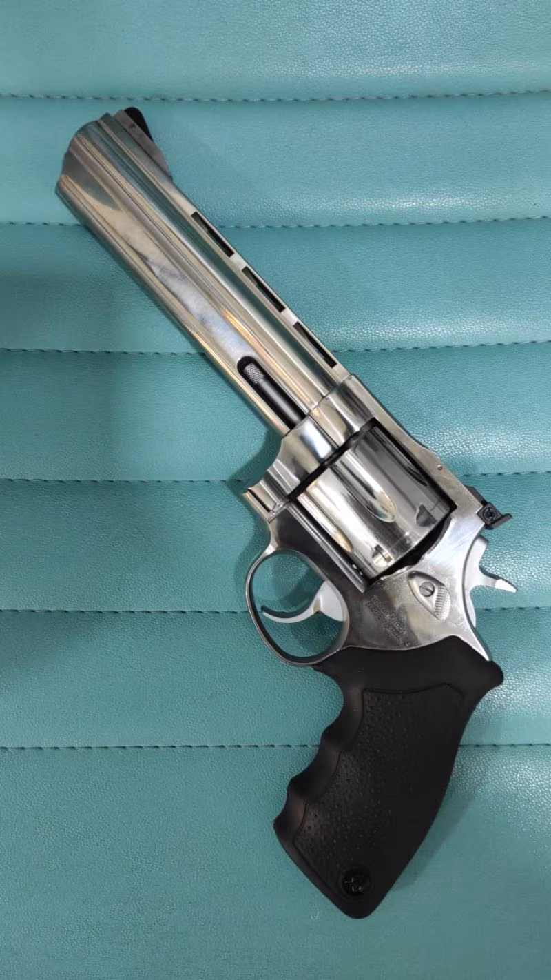 TAURUS 44 MAGNUM