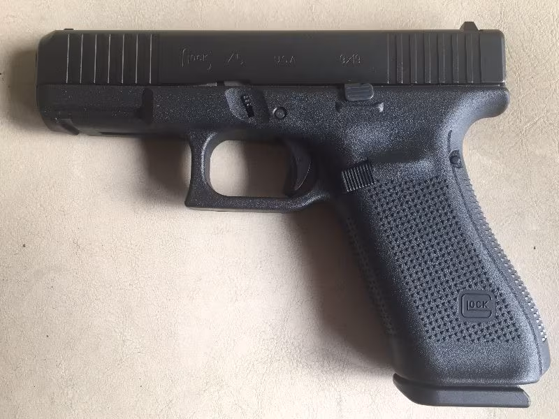 SIFIR KUTUSUNDA,HİÇ KULLANILMAYAN GLOCK GEN 45  - 6000 DOLAR
