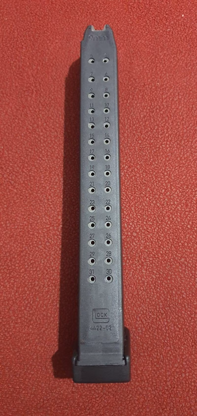 Glock şarjörleri ve dipçik