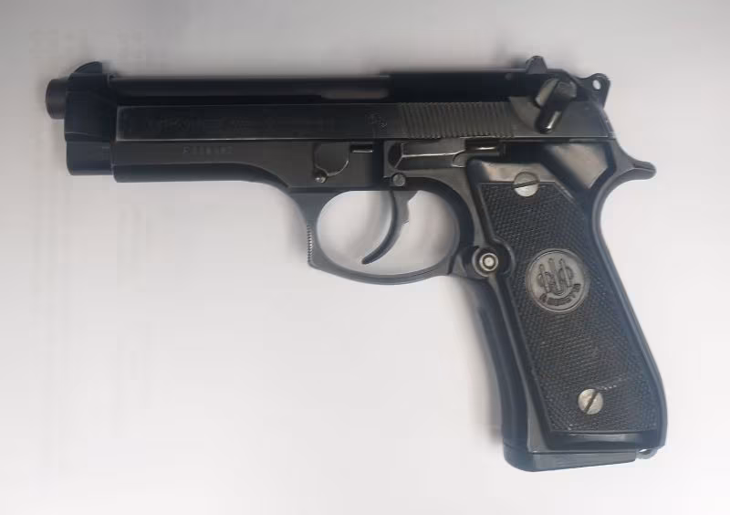 Askeri personelden baretta