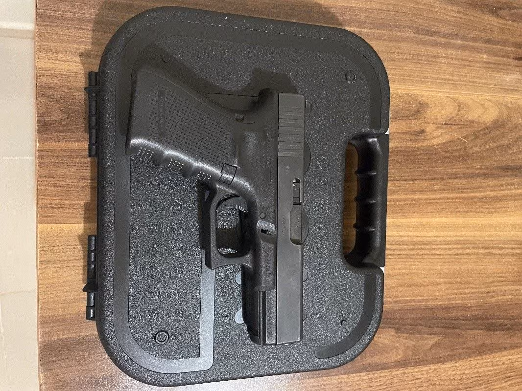 Glock 19 gen4 temiz kullanılmış çok az mermi atılmış
