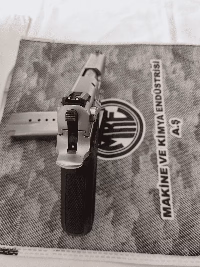 Sıfır Ayarında Temiz Smith & Wesson 5906