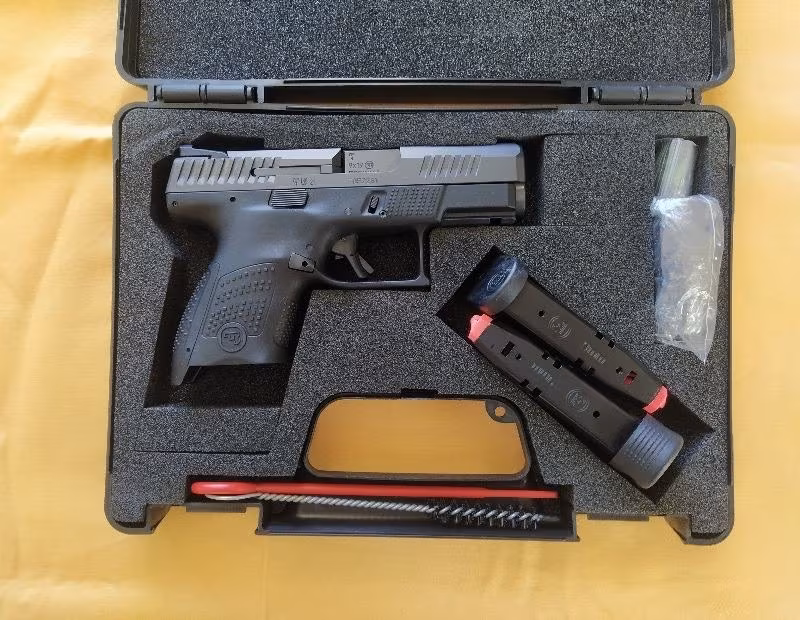 CZ P10-s