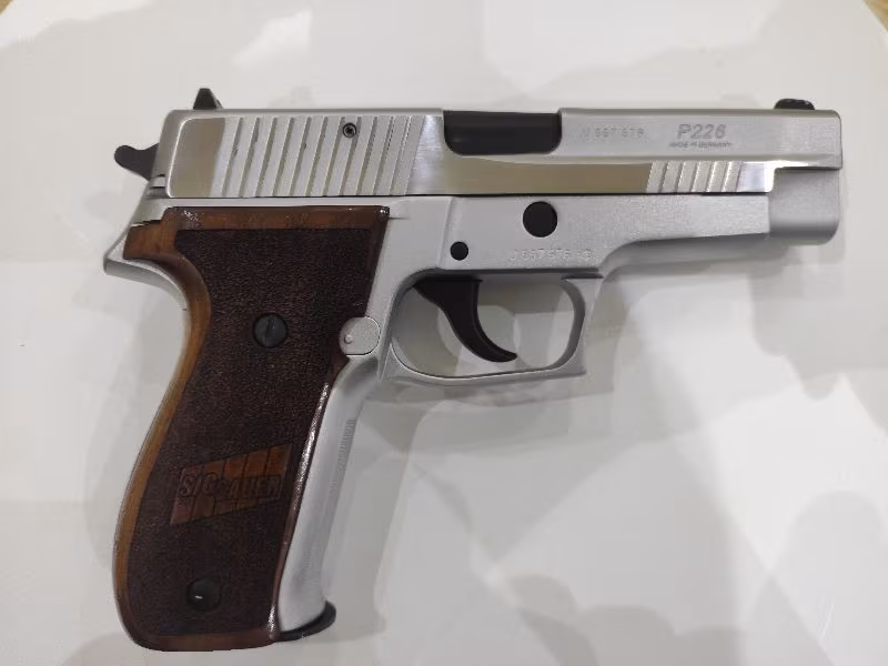 SİGSAUER P226