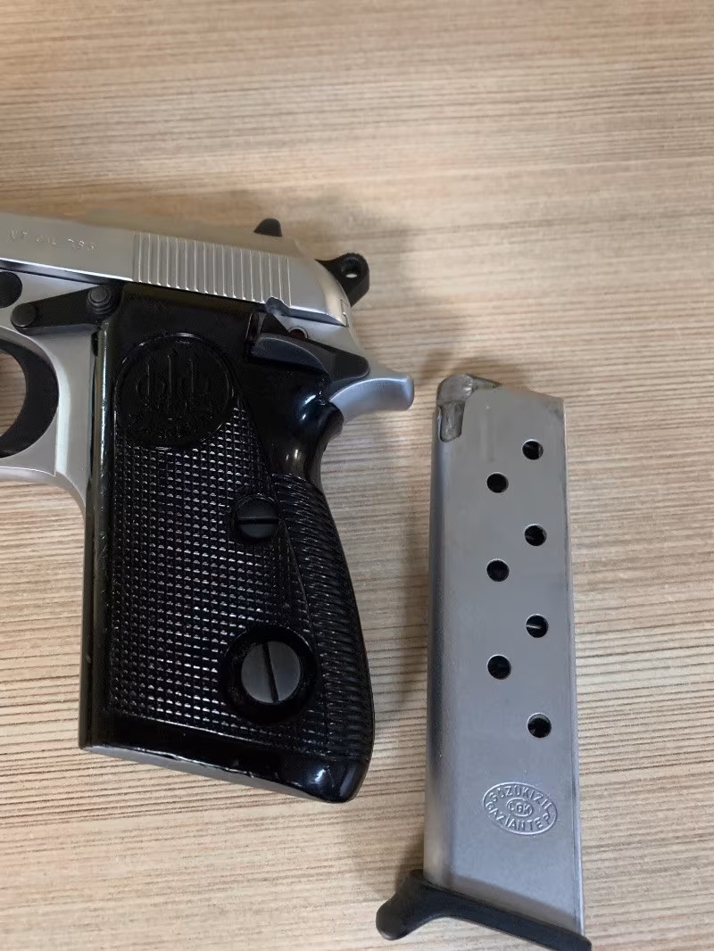 Polis memurundanDüğmeli beretta 7,65