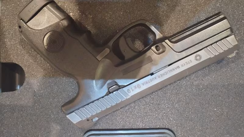 Fiyat düştü.Steyr mannlicher özel bir silah