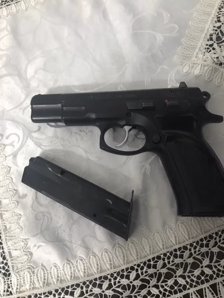 İlk sahibinden tertemiz Cz-75 B