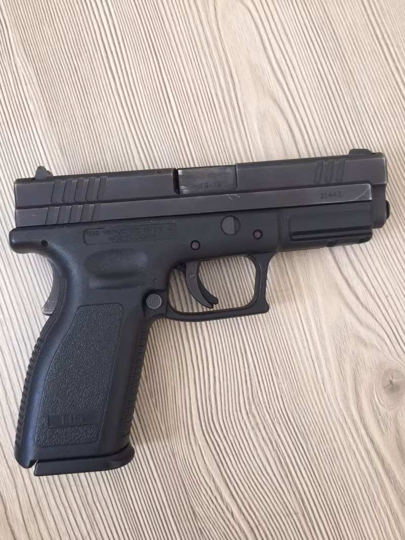 Emekli kaymakam da silah