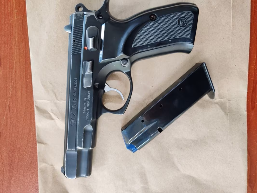 KAMU GÖREVLİSİNDEN CZ 75 B