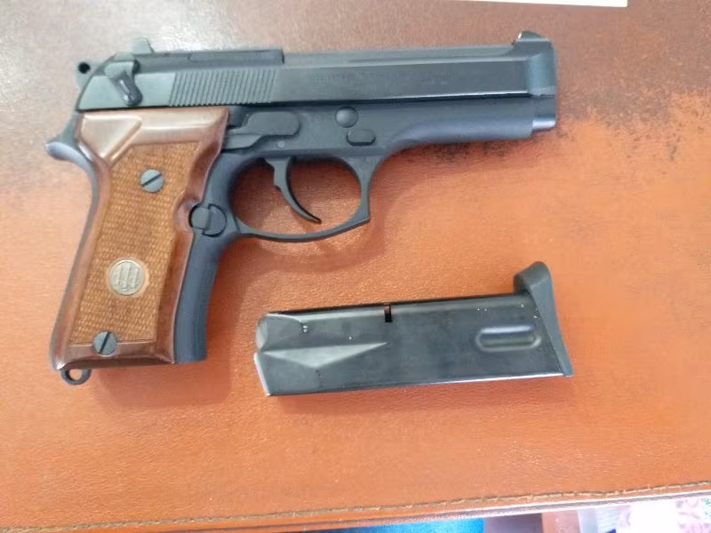 SIFIRDAN FARKSIZ 1 KEZ DENEME ATIŞI YAPILMIŞ AHŞAP KABZA 9 MM F92 COMPACT