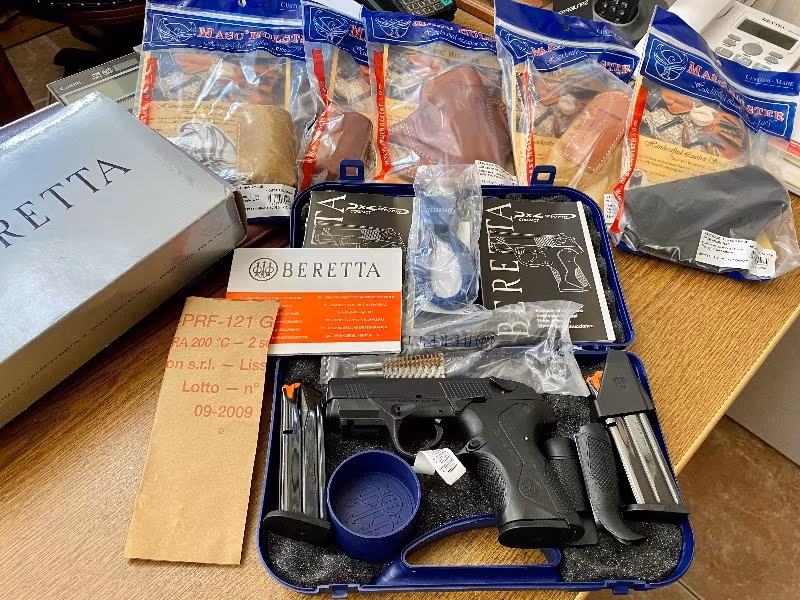 Beretta px4 compact kullanılmamış. Orijinal aksesuarları ile birlikte.