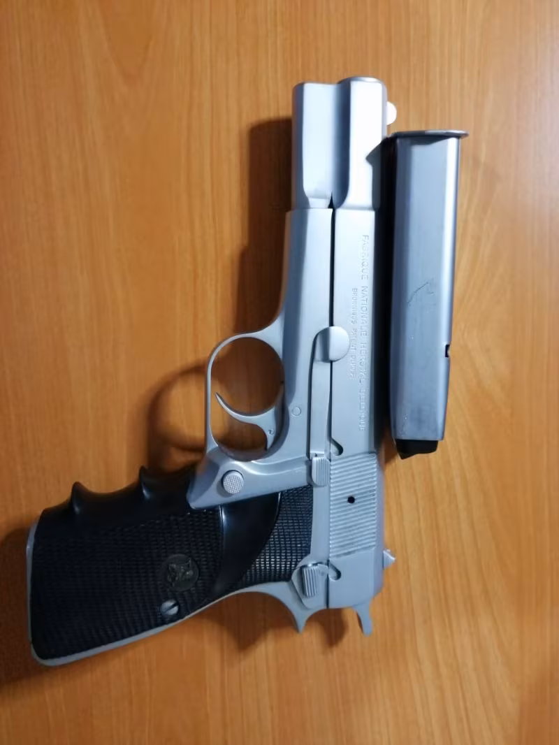 Emekli Polisten 245 seri Browning Temiz