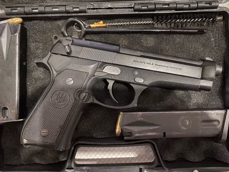Emekli bayan polisten Beretta F92