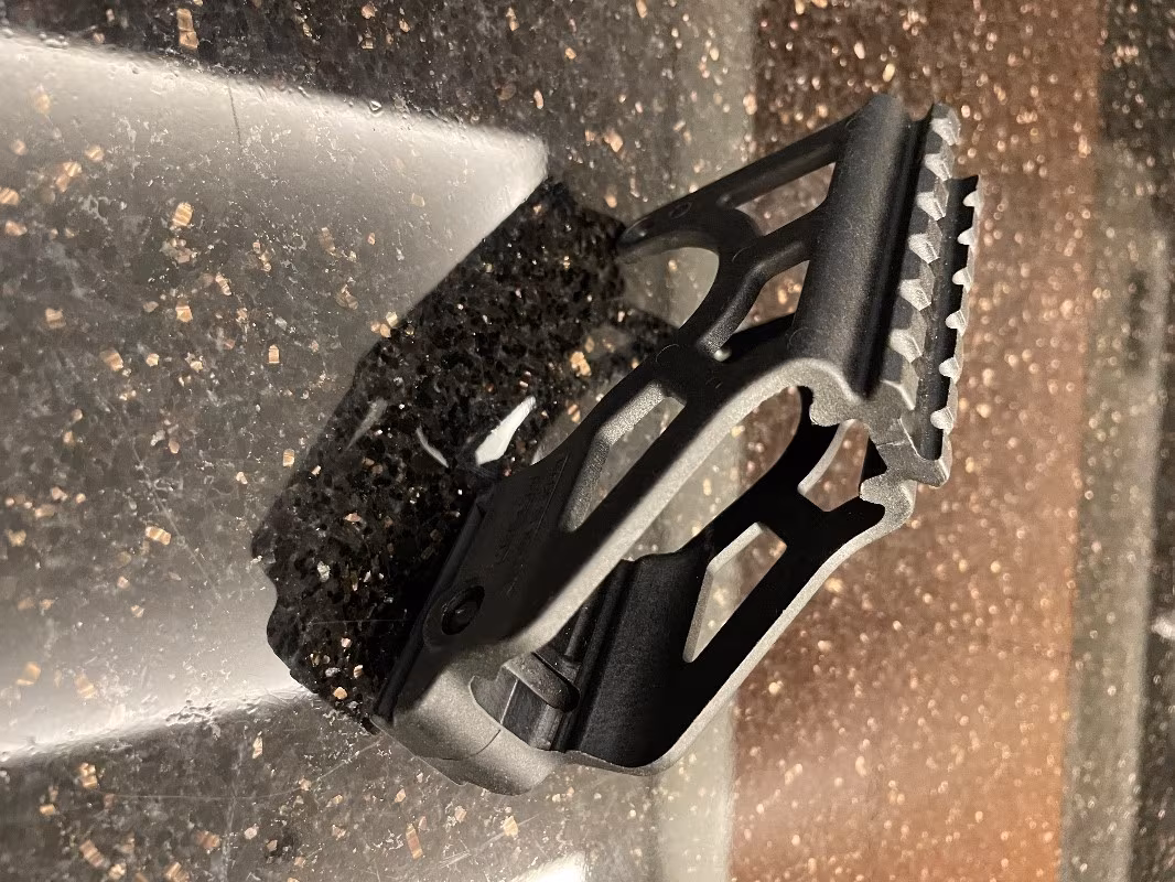 Memurdan Glock orjinal  GLR 440 SEYYAR DİPÇİK ve REDDOT MONTAJ rayı