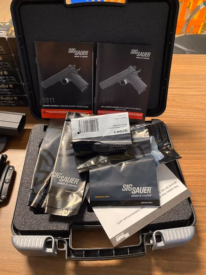 Siq Sauer 1911 Stainless