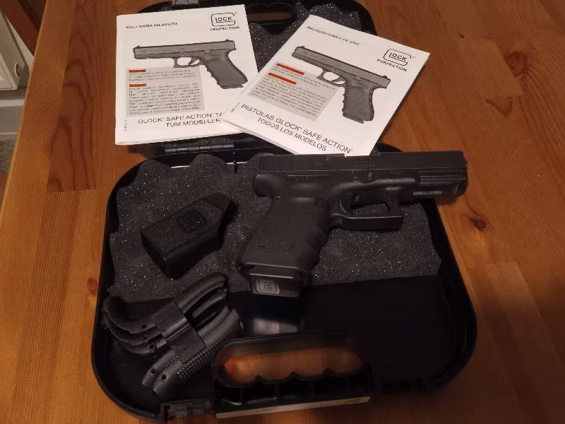Glock 19 gen 4 aksesuarları ile birlikte