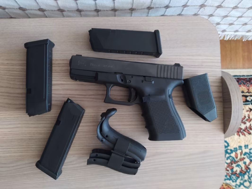 Satılık silah memurdan