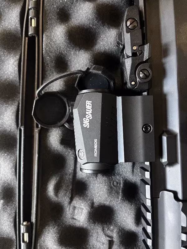 Husan M71 + Sig Sauer Romeo 5 + bol ekipman ve mermi , açıklamayı okuyunuz