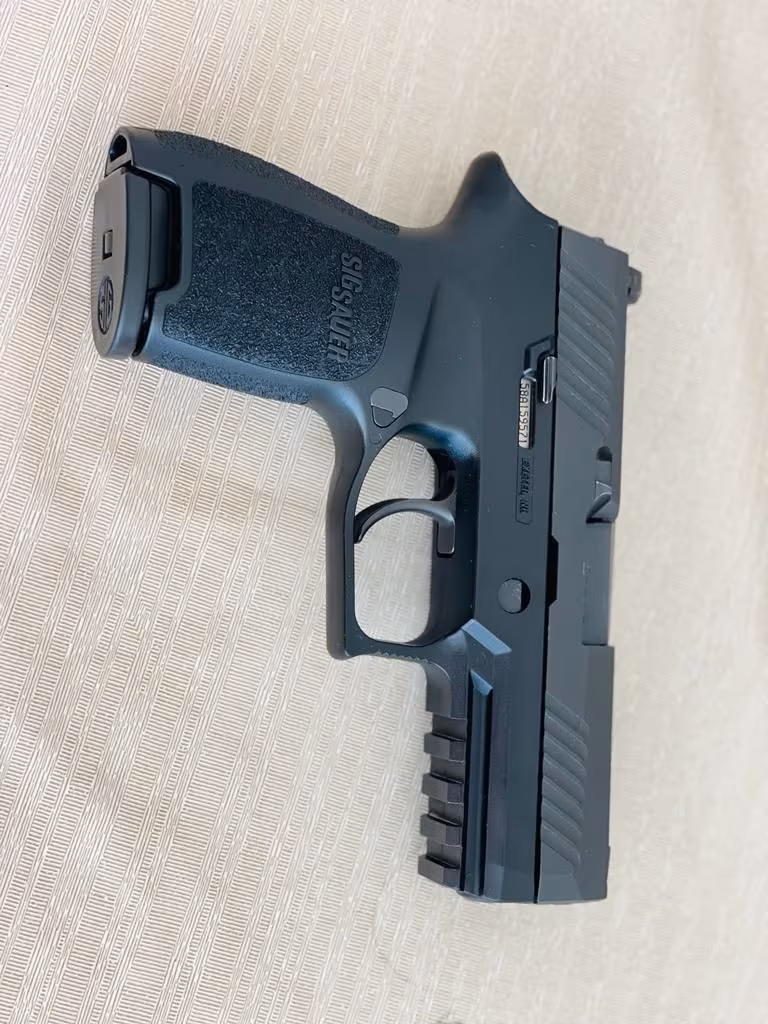 İLK ELDEN SIFIR AYARINDA ÇIZIKSIZ TERTEMİZ SİG SAUER P320 NADİR BULUNAN MODELİ
