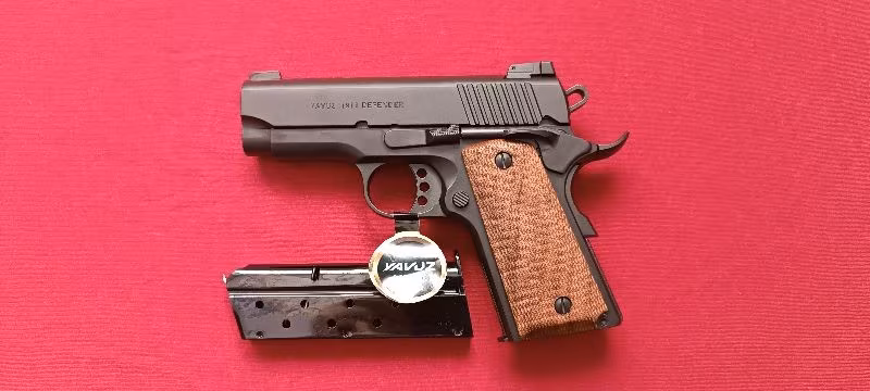RUHSATLI SIFIR KUTUSUNDA HİÇ KULLANILMAYAN 2023 MODEL 9×19 mm. SİYAH YAVUZ 1911DEFENDER  - 24.000 TL.