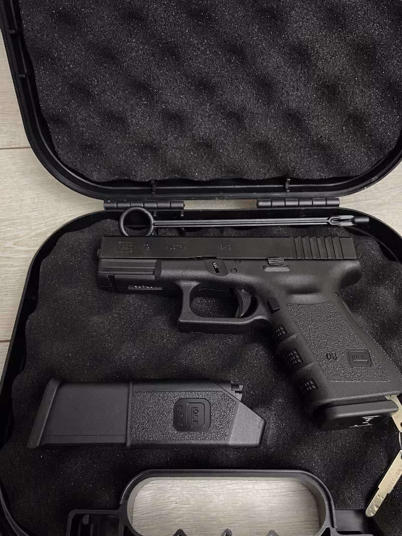 SIFIR ANAHTARLI GLOCK GEN 3 AVUSTURYA