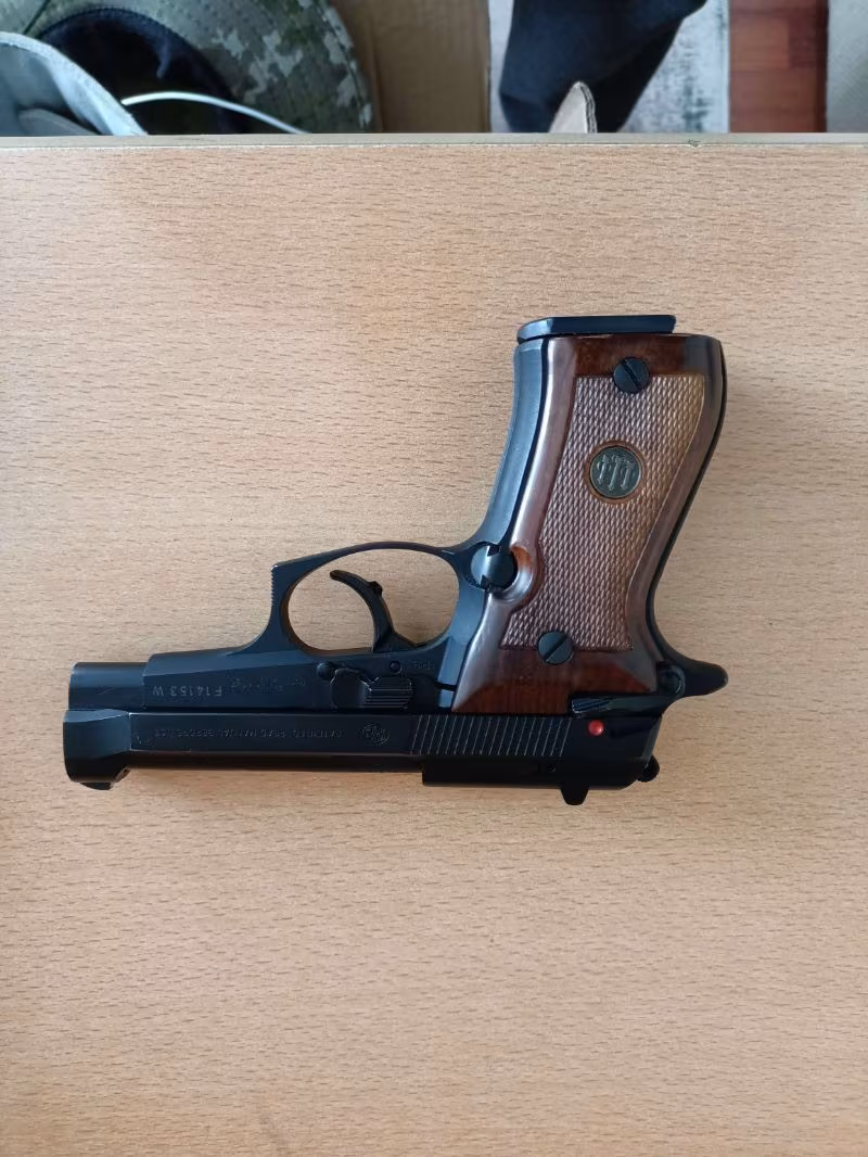 Beretta 12+1