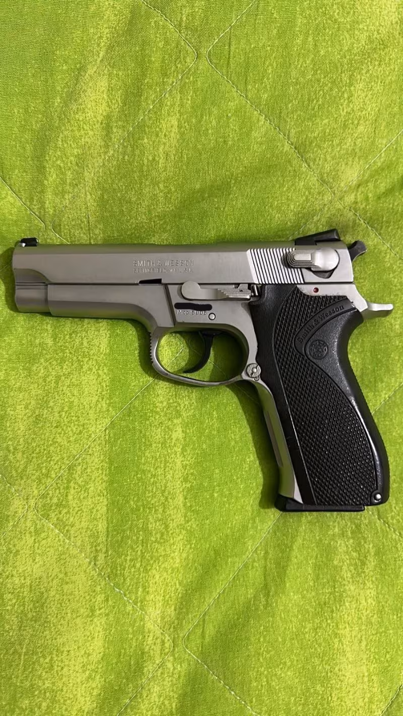Smith & Wesson 5906 - Memurdan satılık. Temiz