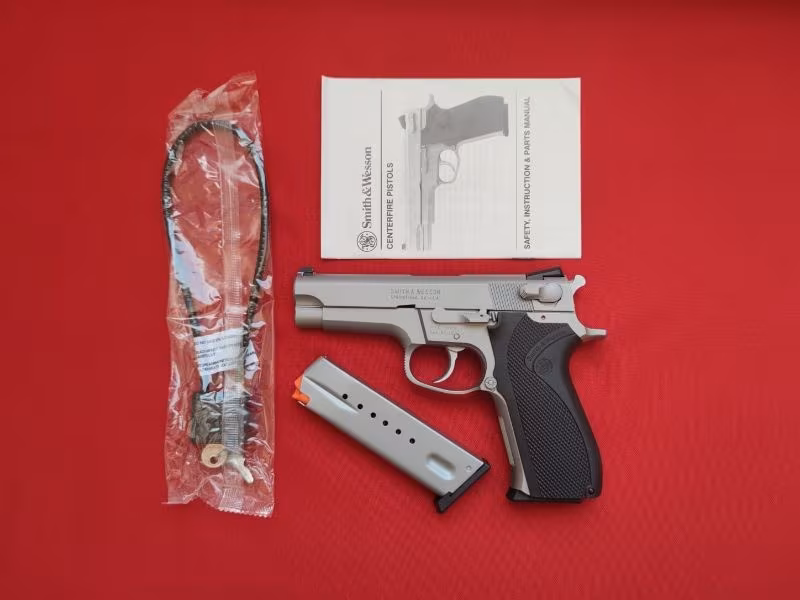 SMITH & WESSON 5906 (ORJİNAL BEYAZ HOROZ BEYAZ TETİK)
