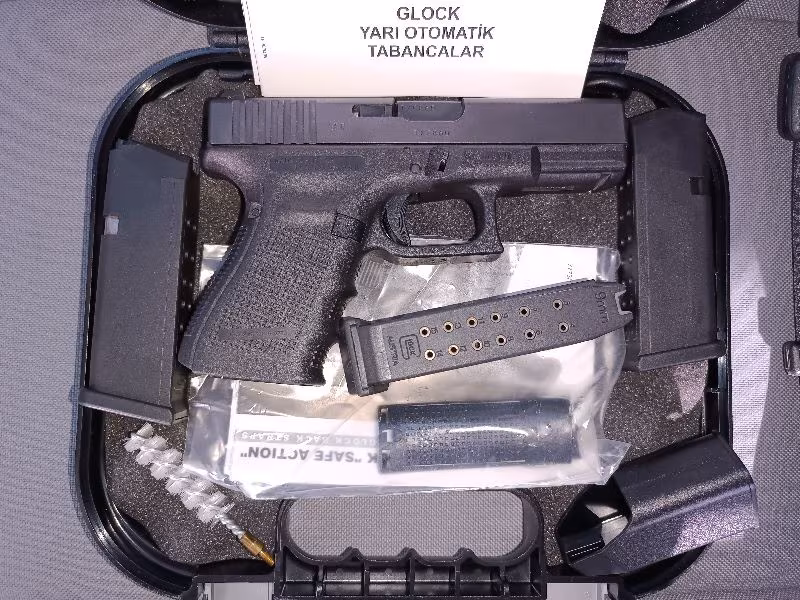 SIFIR GLOCK 19 GEN 4 TABANCA   İLK ALINDIĞI GİBİ ORJİNAL KUTUSUNDA  MUHAFAZA EDİLMİŞ TÜM APARATLARI MEVCUT
