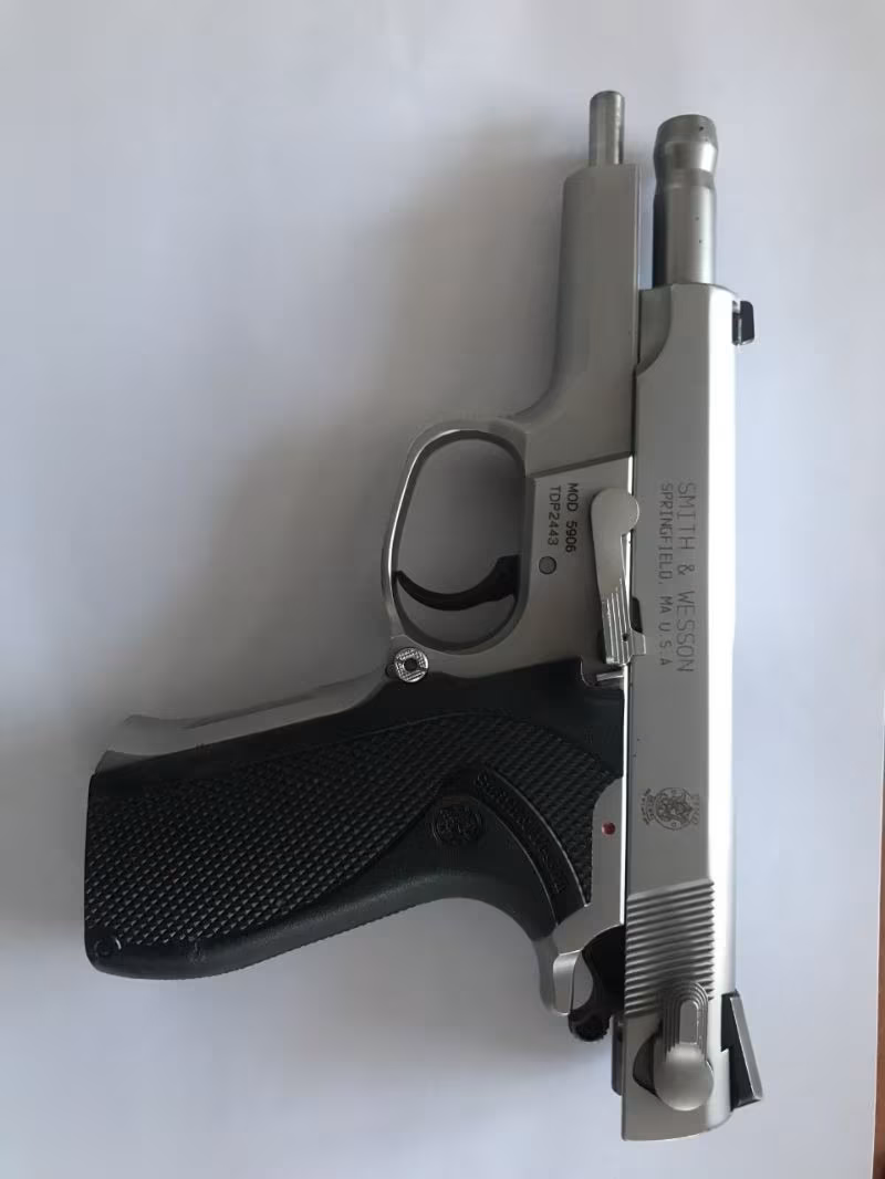 SMİTH WESSON 5906