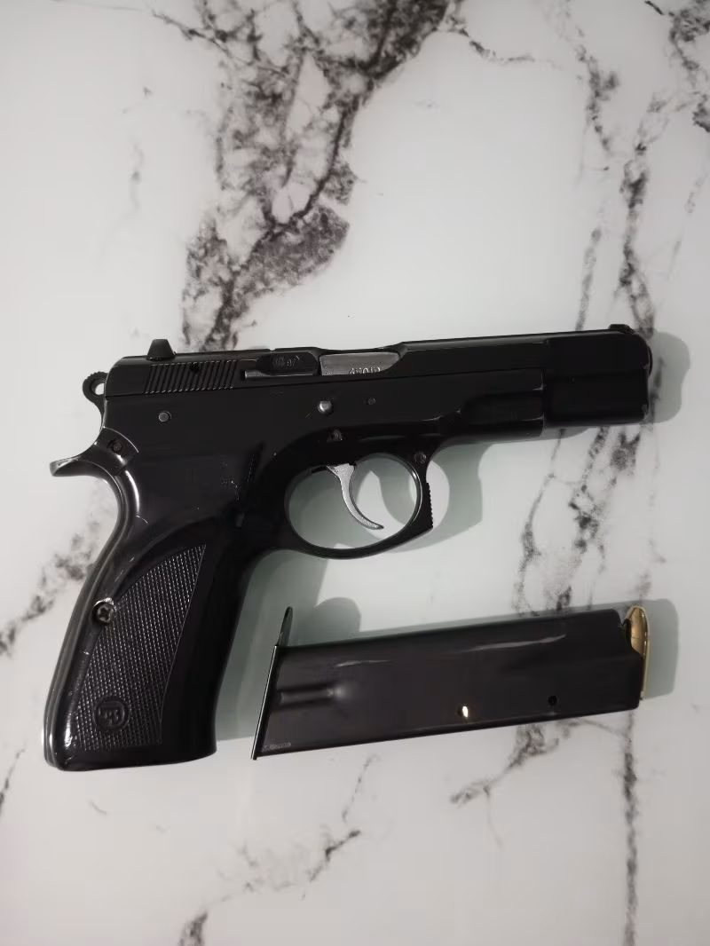 Emekli Polis Memurundan Cz 75 B