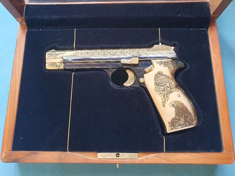 ÖZEL KOLEKSİYONLUK SIG SAUER P210 ALTIN KAPLAMA