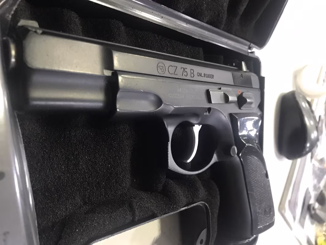SIFIR AYARINDA KUTUSUNDA CZ75 B
