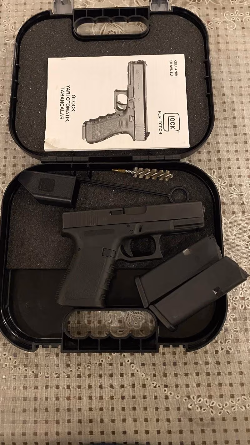 BAYANDAN 2 ŞARJÖR ATILMIŞ SIFIR AYARINDA GLOCK 19