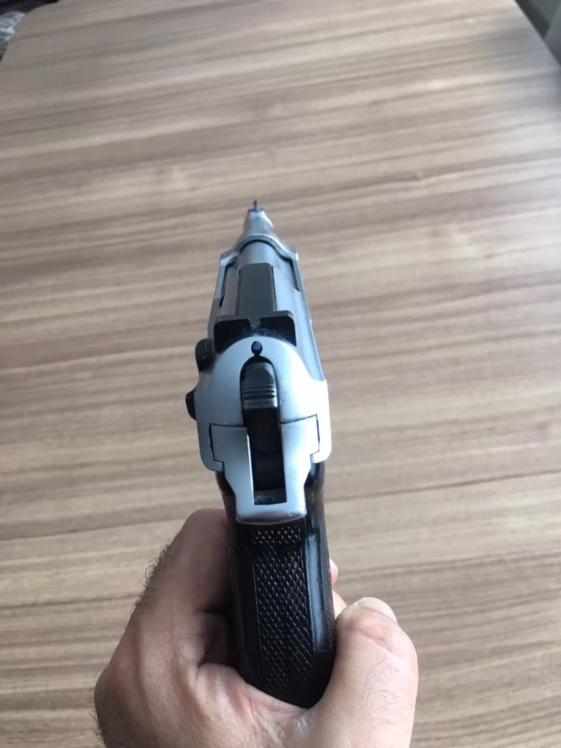 EMEKLİ KAMU GÖREVLİSİNDEN WALTHER P38