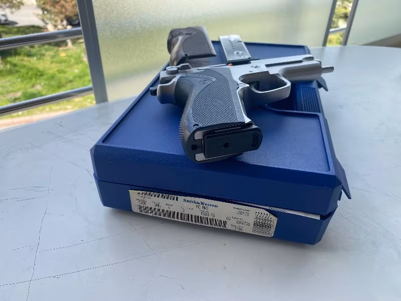 SMİTH WESSON 5906