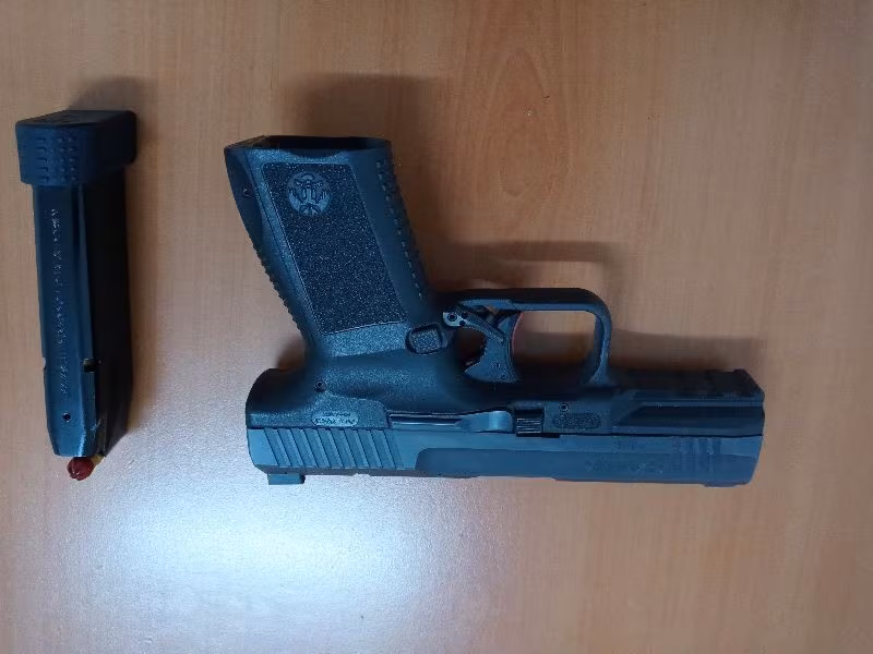 Temiz 1 yıllık tabanca değiştirinin altında bir fiyata verilmektedi