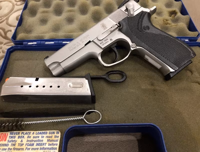 Smith&Wesson 5906 Ruhsatlı Silahımı Satıyorum