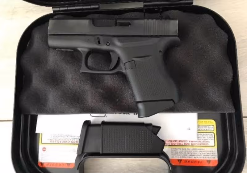 Çok temiz taşıma ruhsatlı Glock 43