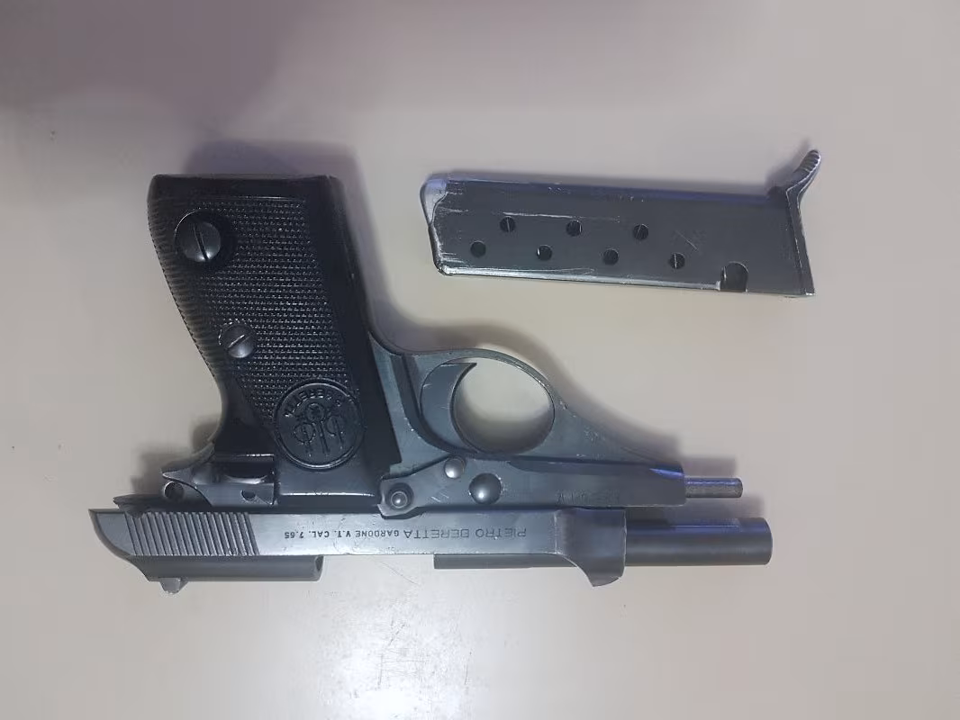 Düğmeli Baretta