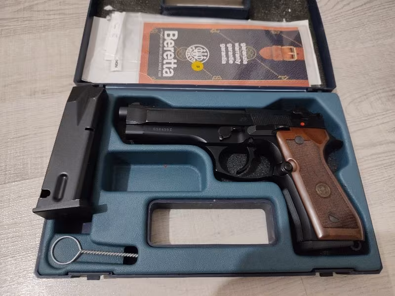 Sıfırdan farksız Beretta 9 mm 15+1 ihtiyaç fazlalığından